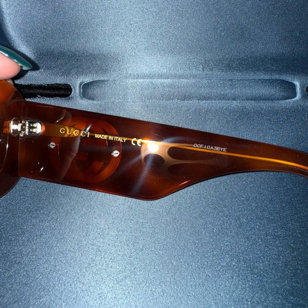 New - Gucci Oval Frame Sunglasses